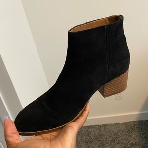 Suede black boots